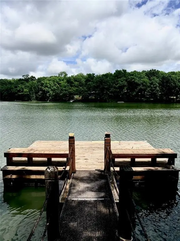 33 NW Lakeside DR, La Cygne, KS 66040
