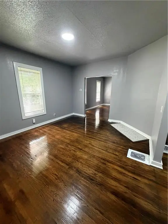 1106 Agnes AVE, Kansas City, MO 64127