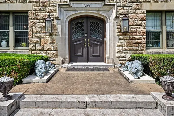 1246 W 59th ST, Kansas City, MO 64113
