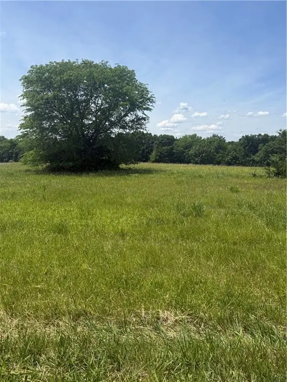 SU Lot 2511 Gulfstream DR, Gallatin, MO 64640