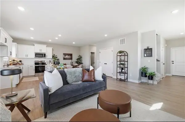 15552 E 47th TER, Kansas City, MO 64136