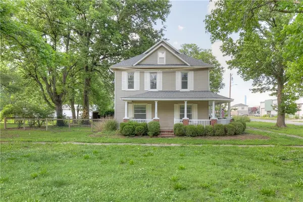 235 S Minnesota AVE, Columbus, KS 66725