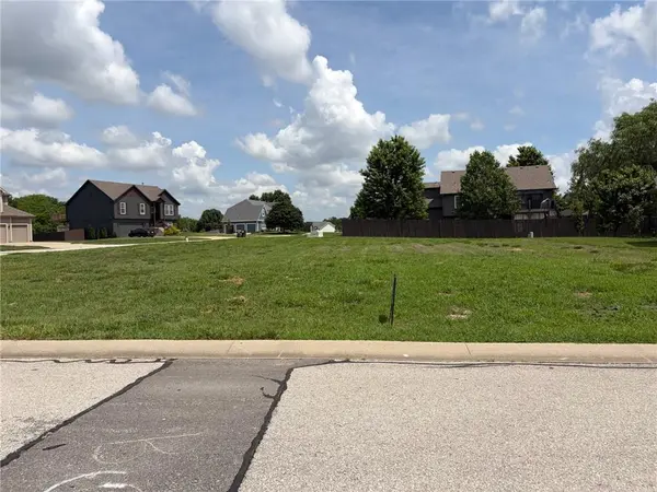 1212 S 12 TER, Louisburg, KS 66053