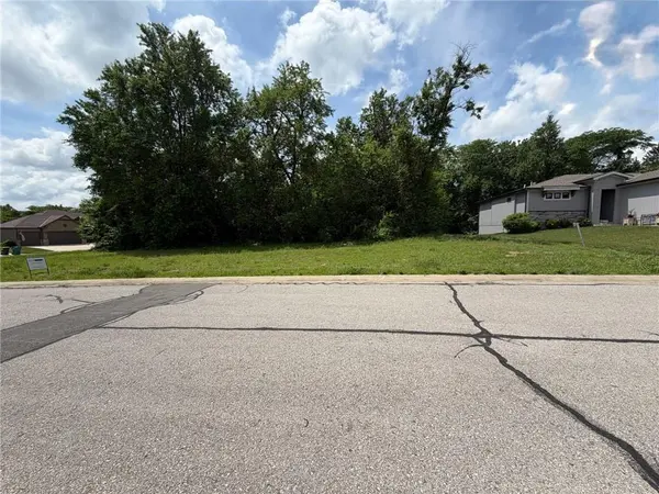1105 S 12 TER, Louisburg, KS 66053