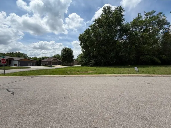 1019 S 12 TER, Louisburg, KS 66053