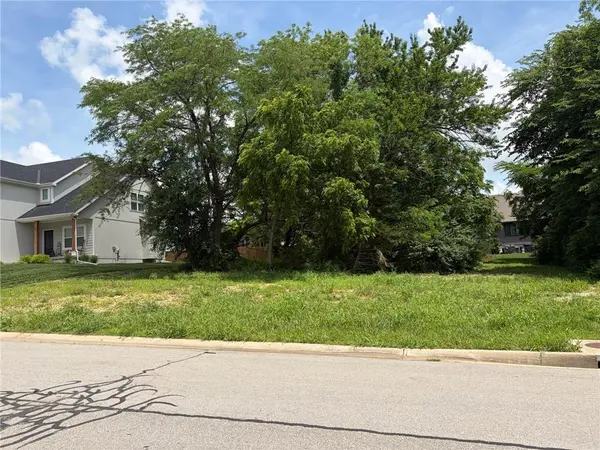 1124 S 13 ST, Louisburg, KS 66053