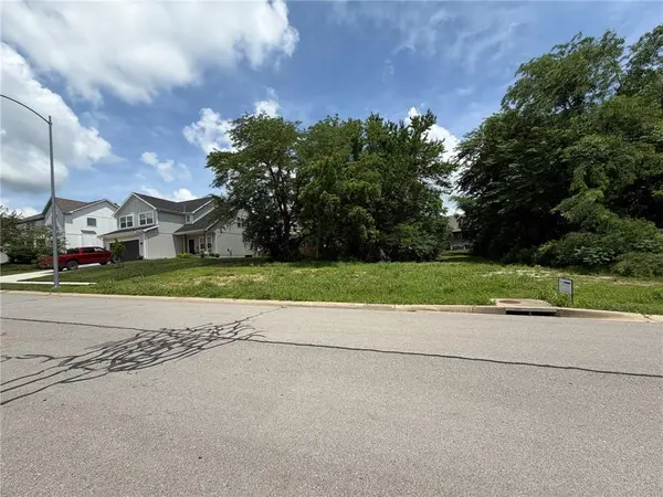 1124 S 13 ST, Louisburg, KS 66053