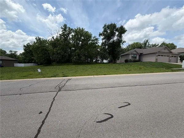 1123 S 13 ST, Louisburg, KS 66053