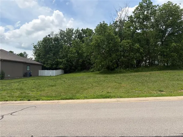1117 S 13 ST, Louisburg, KS 66053