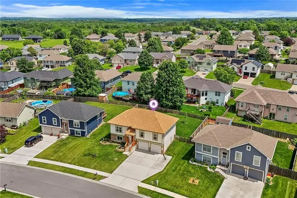 2216 Ashford ST, Excelsior Springs, MO 64024