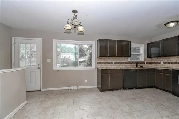 3035 ENGLEWOOD TER, Independence, MO 64052