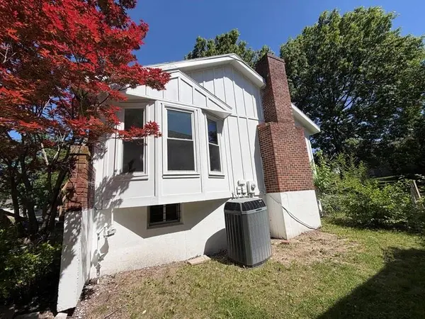 917 NE 108th TER, Kansas City, MO 64155