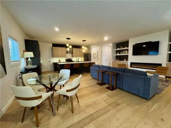 111 W 16th TER, Eudora, KS 66025