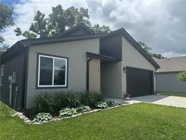 111 W 16th TER, Eudora, KS 66025