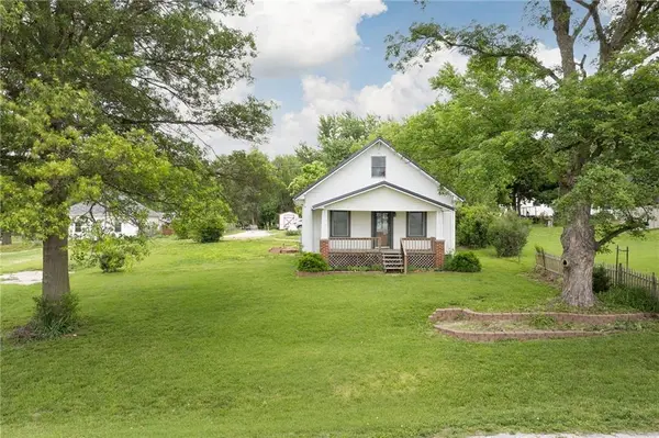 807 SE Grand DD HWY, Faucett, MO 64448