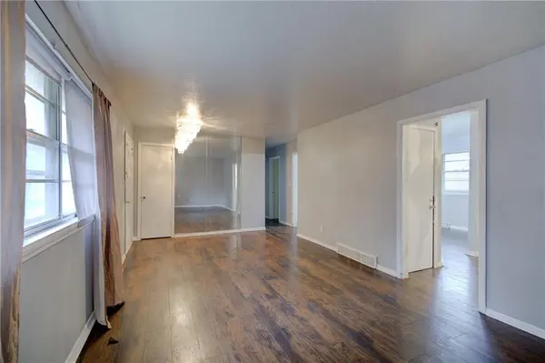 1836 E 78th ST, Kansas City, MO 64132