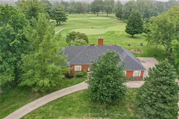 1406 S Golf Club DR, Richmond, MO 64085