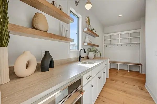 17029 Parkhill ST, Overland Park, KS 66221