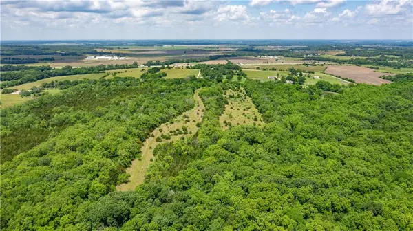 1986 Rock Creek RD, Ottawa, KS 66067