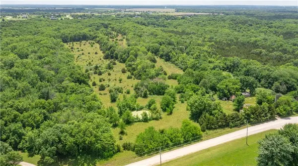 1986 Rock Creek RD, Ottawa, KS 66067
