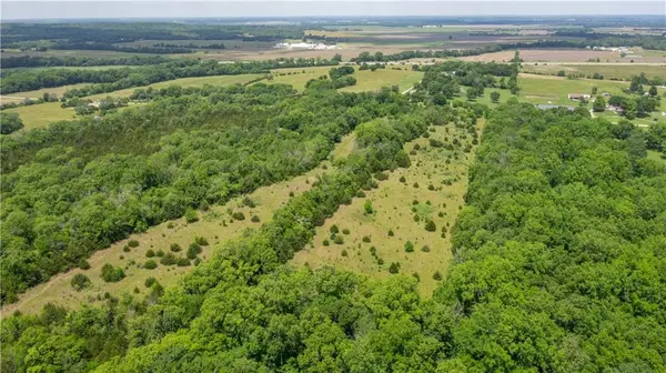 1986 Rock Creek RD, Ottawa, KS 66067