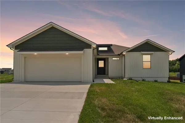 701 SE 21st ST, Oak Grove, MO 64075
