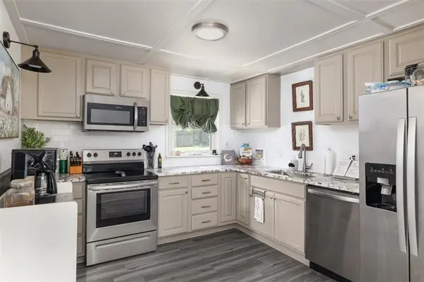 2 NE Vine ST, Lee's Summit, MO 64063