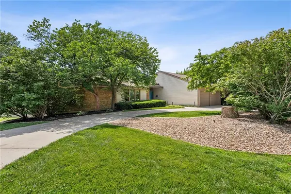 6130 Hodges DR, Mission, KS 66205