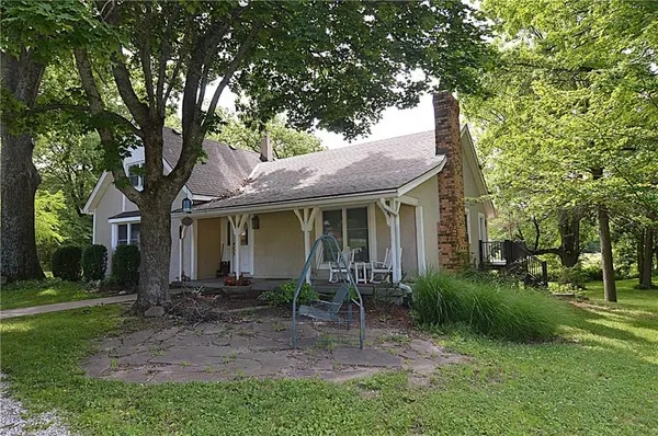 13905 Leavenworth RD, Basehor, KS 66007