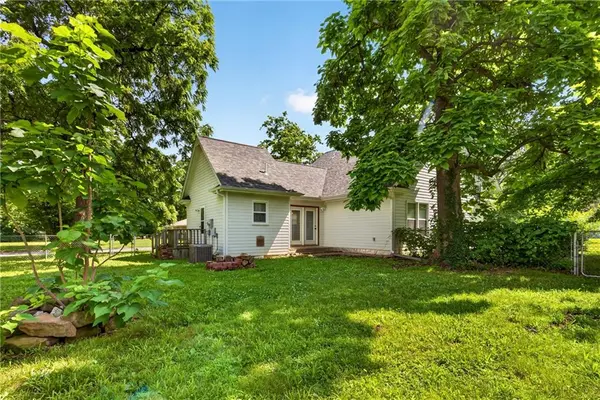 1045 N Colorado ST, Nevada, MO 64772