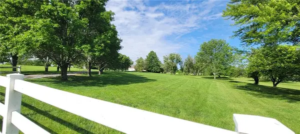 1010 N Prairie LN, Raymore, MO 64083