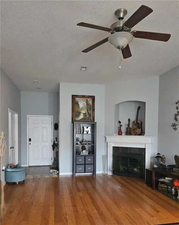 732 Iron Horse DR, Warrensburg, MO 64093