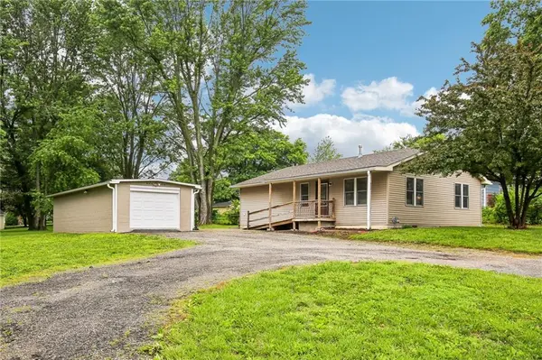 820 E Gay ST, Warrensburg, MO 64093