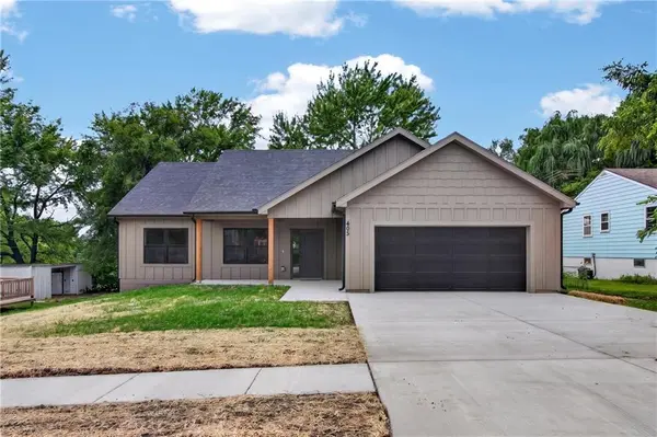 405 N Armstrong ST, Pleasant Hill, MO 64080