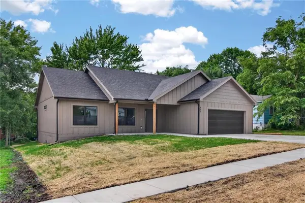 405 N Armstrong ST, Pleasant Hill, MO 64080