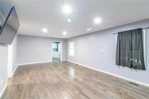 1007 S Independence ST, Harrisonville, MO 64701