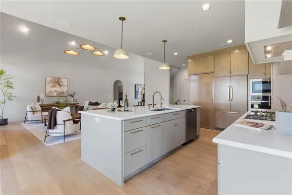 12406 W 170th TER, Overland Park, KS 66221
