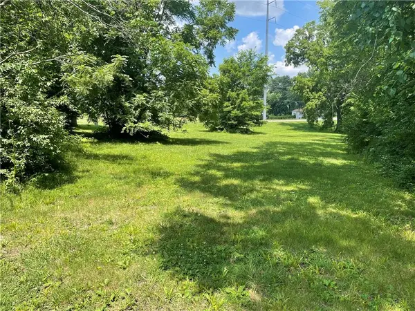 11763 PARALLEL Pkwy, Kansas City, KS 66109