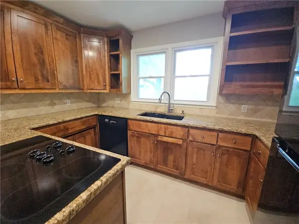 10913 W 50TH TER, Shawnee, KS 66203