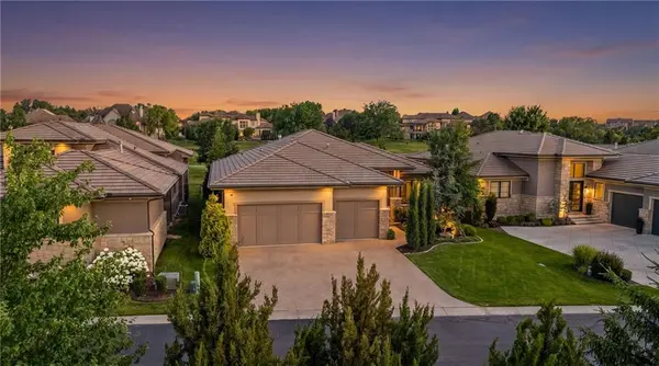 5917 W 137th ST, Overland Park, KS 66223