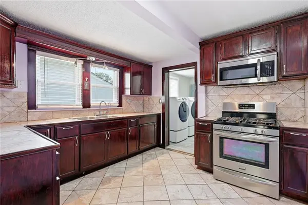909 Central AVE, Kansas City, KS 66101