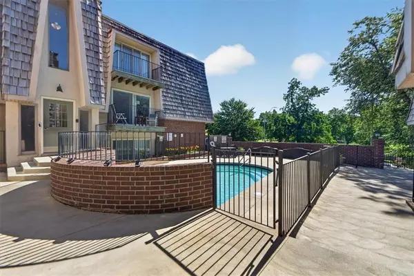 3608 Gillham RD #26, Kansas City, MO 64111