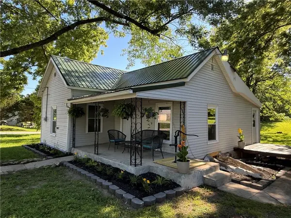 88 N Douglas ST, Kingston, MO 64650
