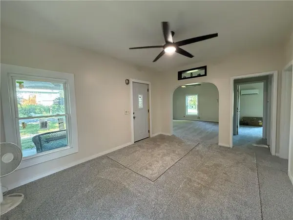 88 N Douglas ST, Kingston, MO 64650