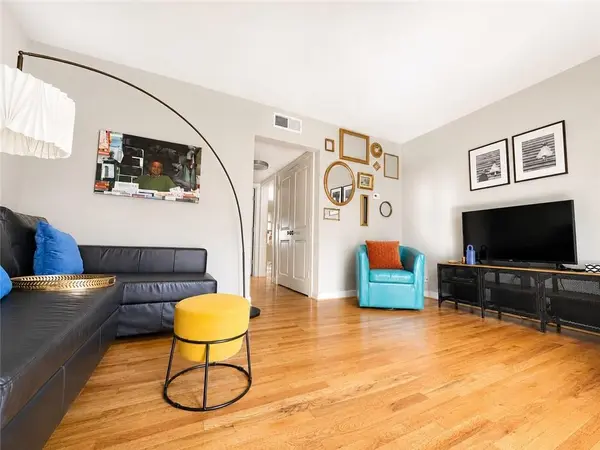 4536 Broadway, #3S BLVD #6C, Kansas City, MO 64111