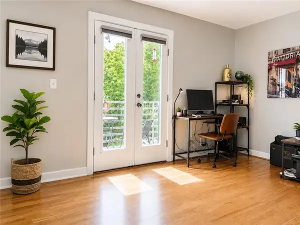 4536 Broadway, #3S BLVD #6C, Kansas City, MO 64111