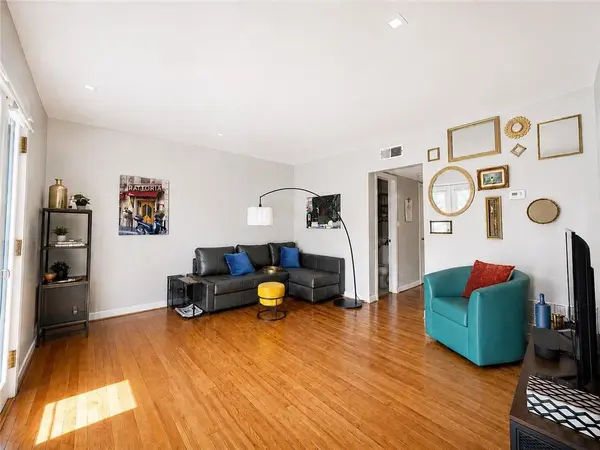 4536 Broadway, #3S BLVD #6C, Kansas City, MO 64111