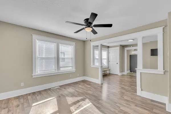 3142 Felix ST, St Joseph, MO 64501