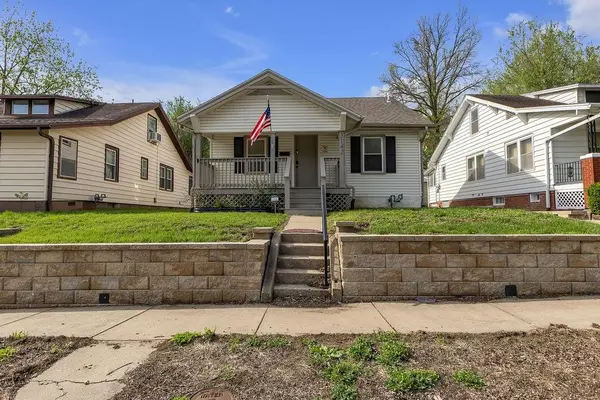 3142 Felix ST, St Joseph, MO 64501