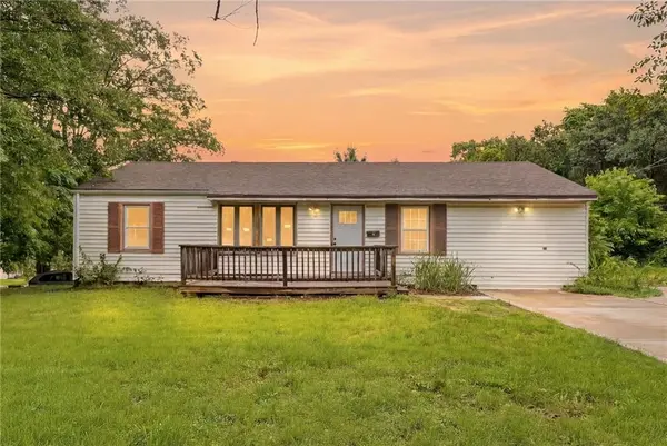 10013 Bellaire AVE, Kansas City, MO 64134